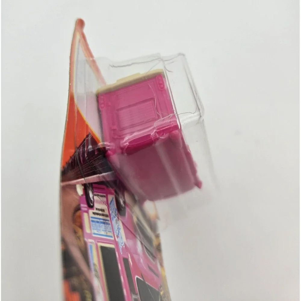 Ice Cream King 59/100 Matchbox 2023 HKW92 Pink Good Googly Cones Damaged Plastic